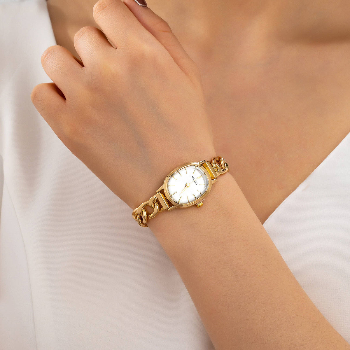 OVAL FACE LINK CHAIN BRACELET WATCH