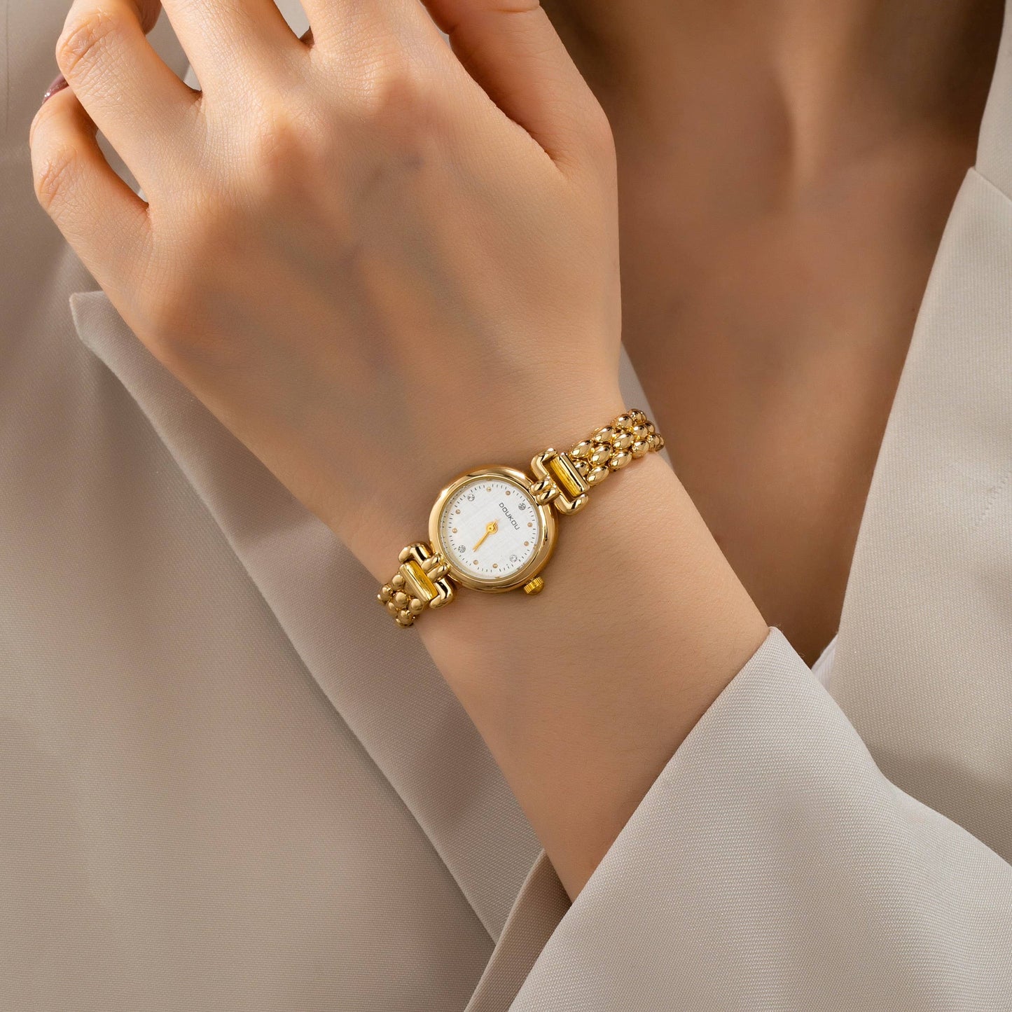 ROUND DIAL OVAL BAND BRACELET WATCH | 80W001