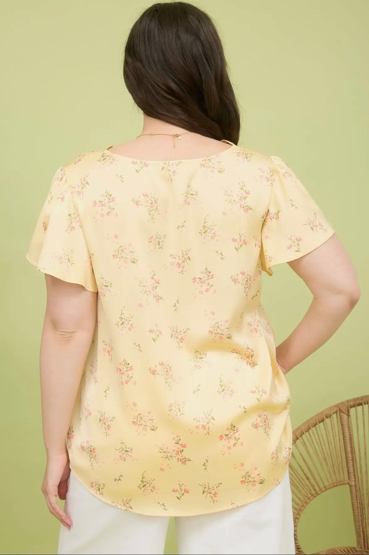 Plus Floral Satin Scallop Blouse