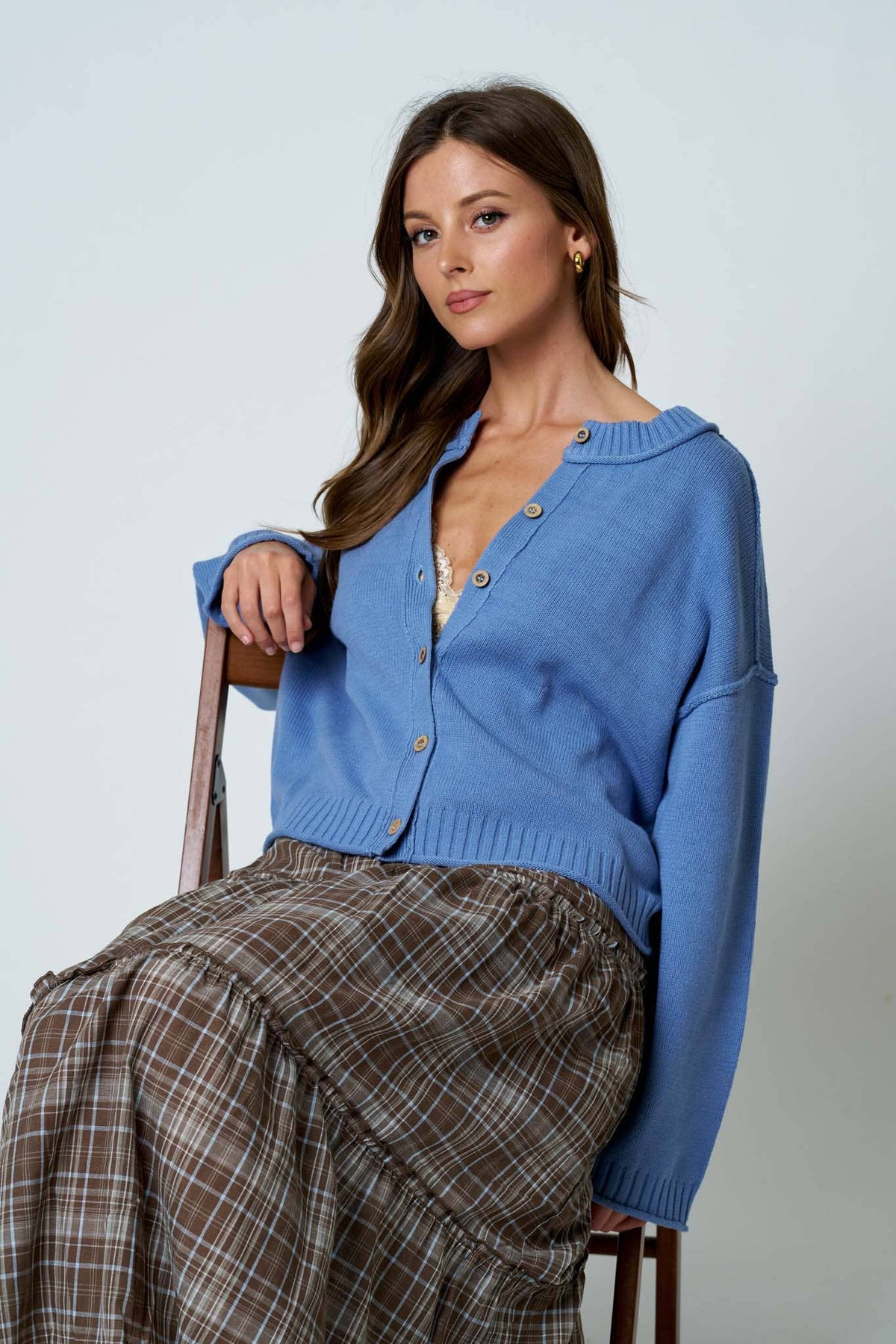 RAW EDGE EXPOSED SEAM BUTTON DOWN KNIT CARDIGAN