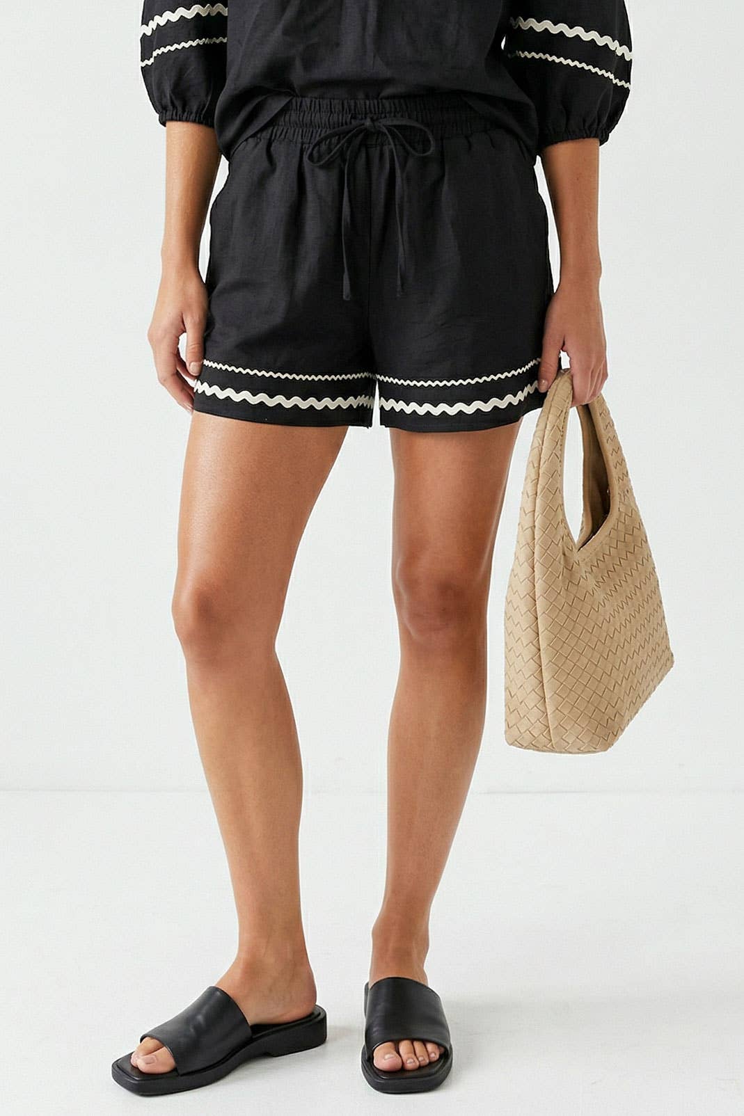 Contrast Trim Linen Shorts