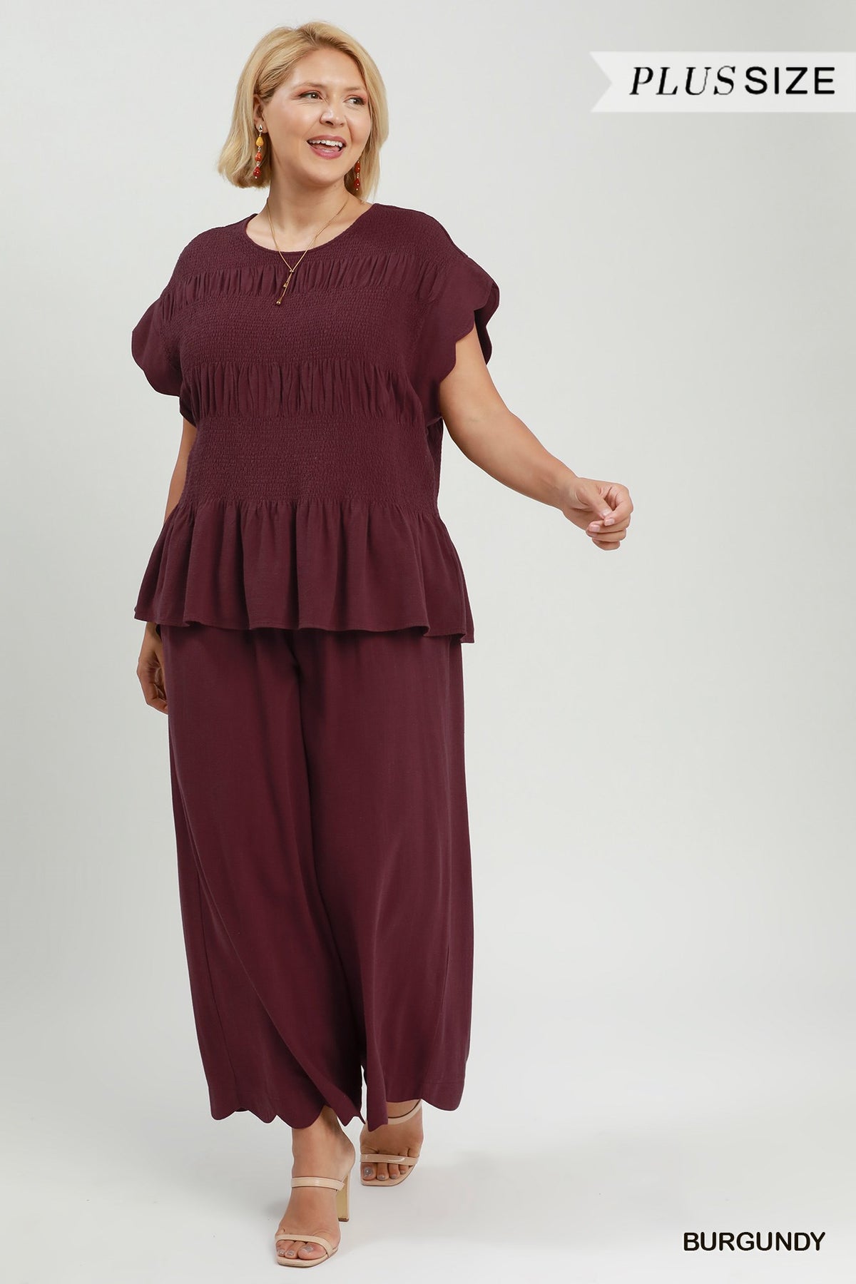 PLUS Scalloped & Smocked Linen Set