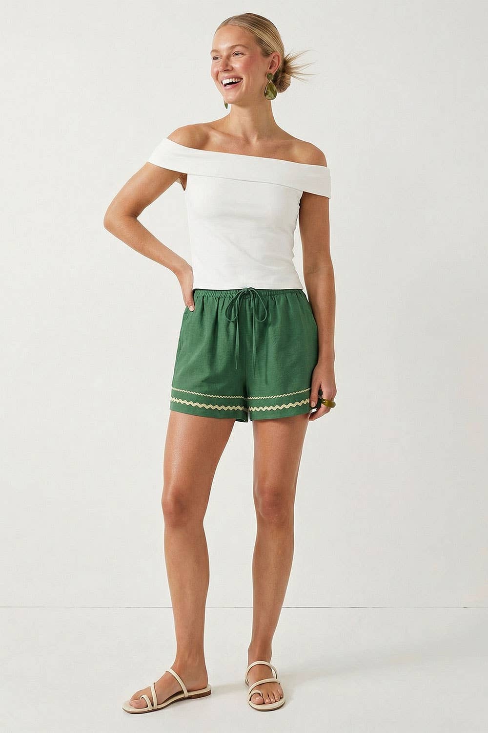 Contrast Trim Linen Shorts