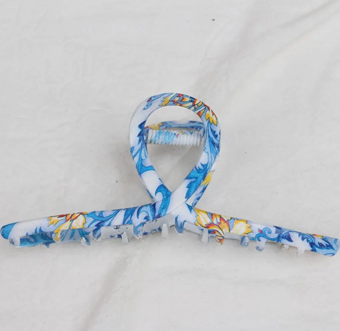 Vintage Toile Pattern Porcelain Claw Clip