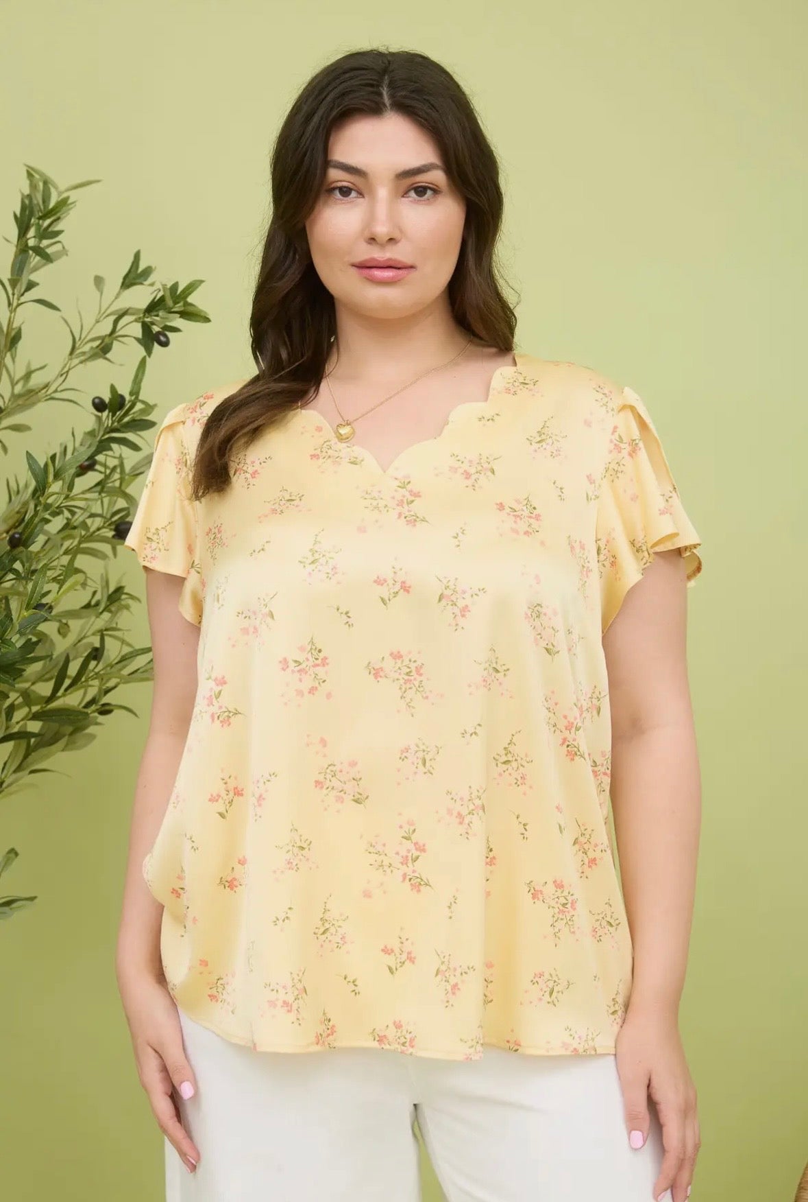 Plus Floral Satin Scallop Blouse