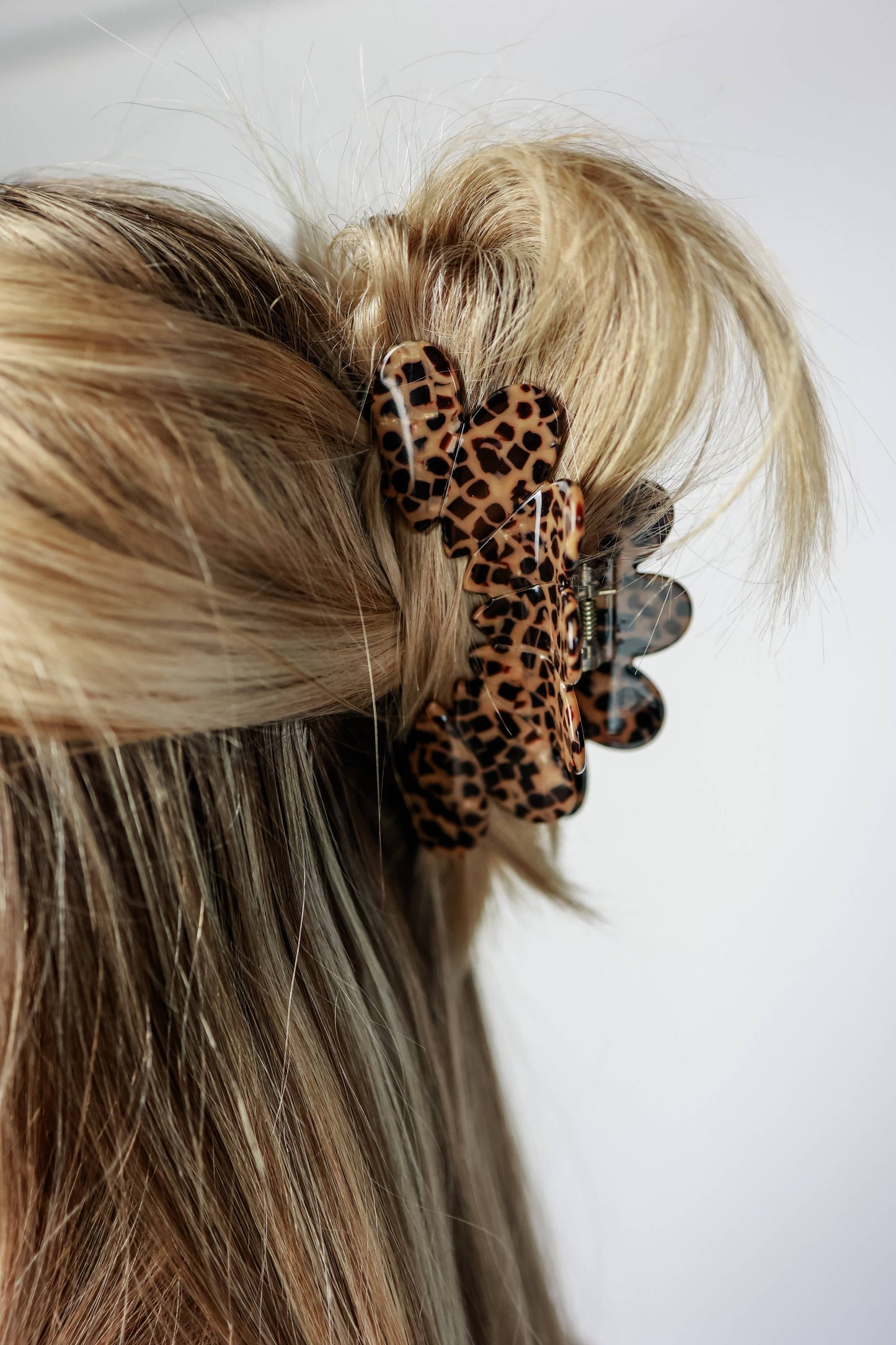SCALLOPED HAIR CLIP | LEOPARD