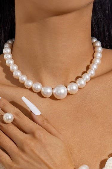 GRADUATED CLASSIC PUFFY PEARL NECKLACE