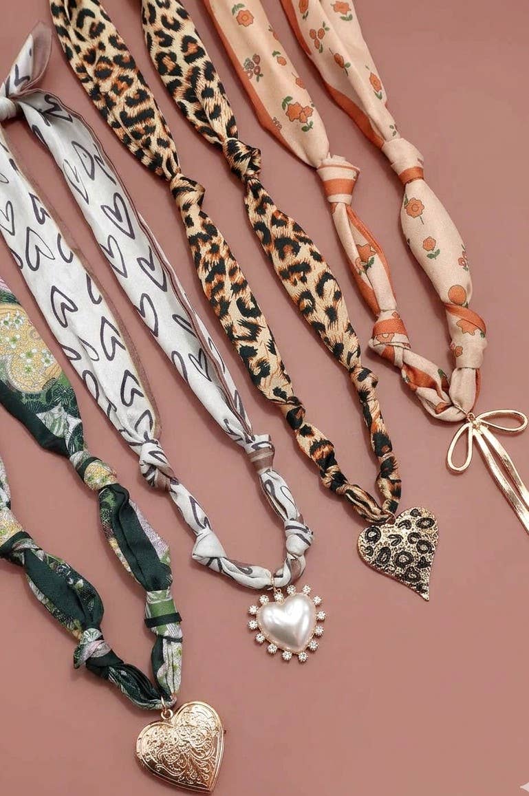 HANDMADE PRINTED SCARF NECKLACE | 80N91790
